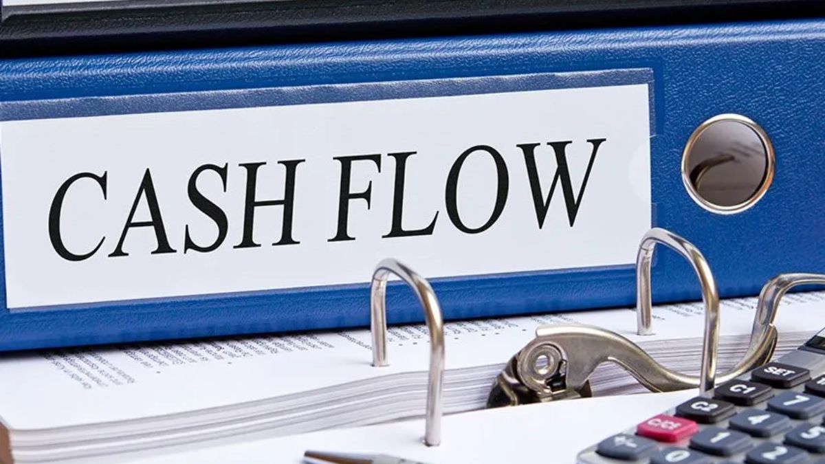 Smart Cash Flow Management: Simple Ways to Strengthen Small Business Finances