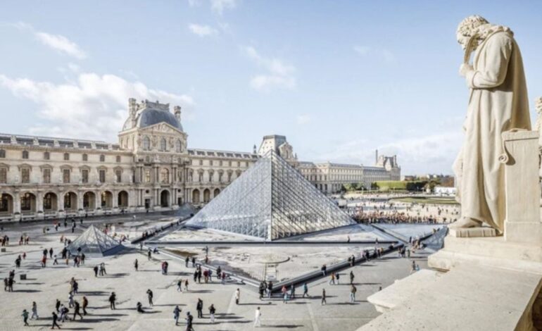 How Louvre Thieves Managed a 30-Second Escape: What the Probe Uncovered