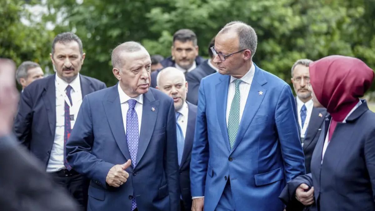 Political Reforms in Focus as Merz Meets Abbas Before Israel Trip