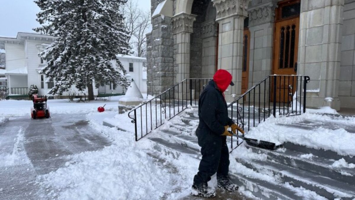 Severe Winter Weather Alert: Snow and Strong Winds to Hit Great Lakes and Northeast