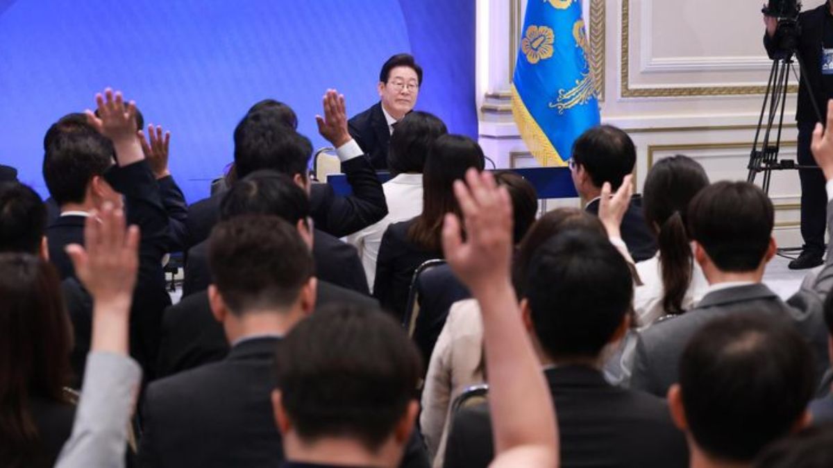 South Korea Approves Law Against False Information Amid Censorship Concerns