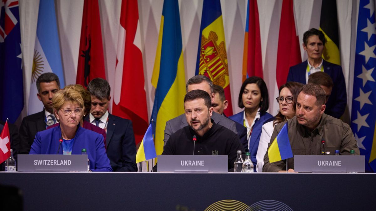 Ukraine Steps Back from NATO Plan as Peace Talks Show New Hope