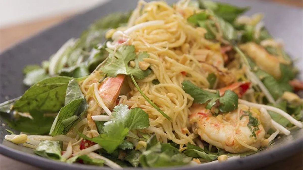 Chef Nutta Laokom Offers Simple Advice and a Classic Prawn Pad Thai