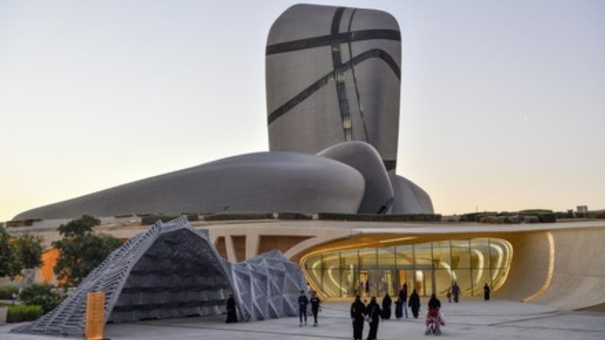 New Riyadh Exhibition Highlights the History of Saudi Modern Art