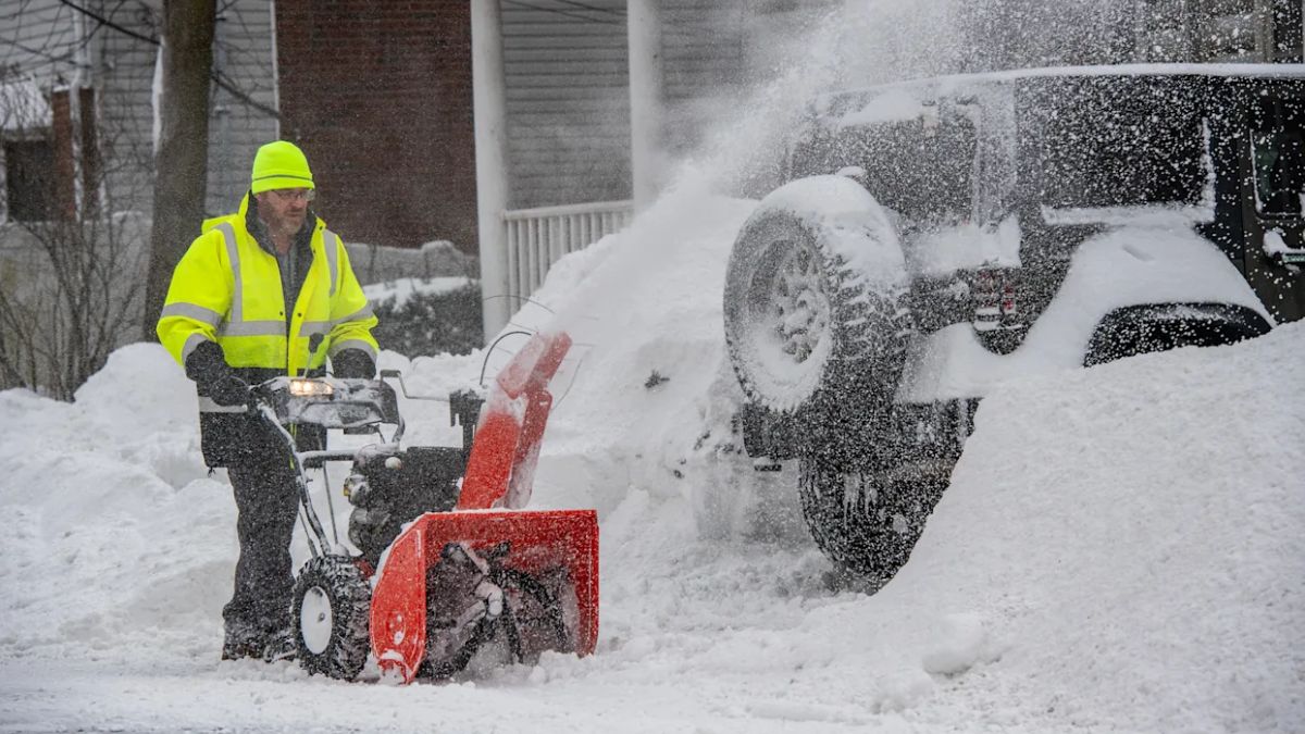 Blizzard Warnings Spread Across the East Coast as Powerful Winter Storm Arrives