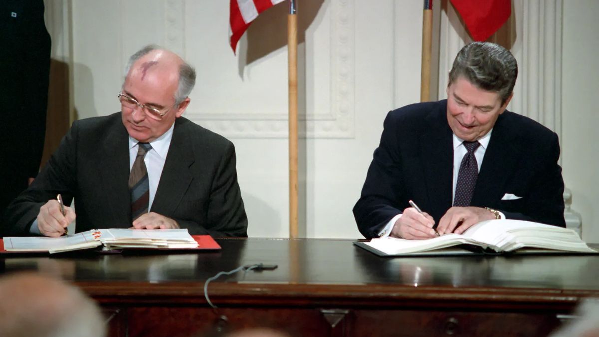 Senior Russian Diplomat Says World May Enter Era With No Nuclear Restrictions