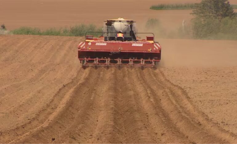 US Farmers Face Rising Fertilizer Costs Amid Iran War Tensions