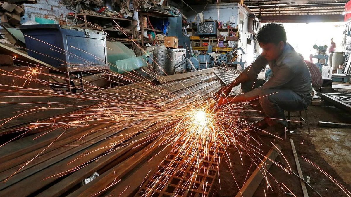 Industrial Growth Surges: 322 New Licenses Issued, 188 Factories Begin Production