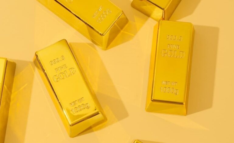 Gold Prices Drop to $4,173.55 as Stronger Dollar Offsets U.S.-Iran Tensions