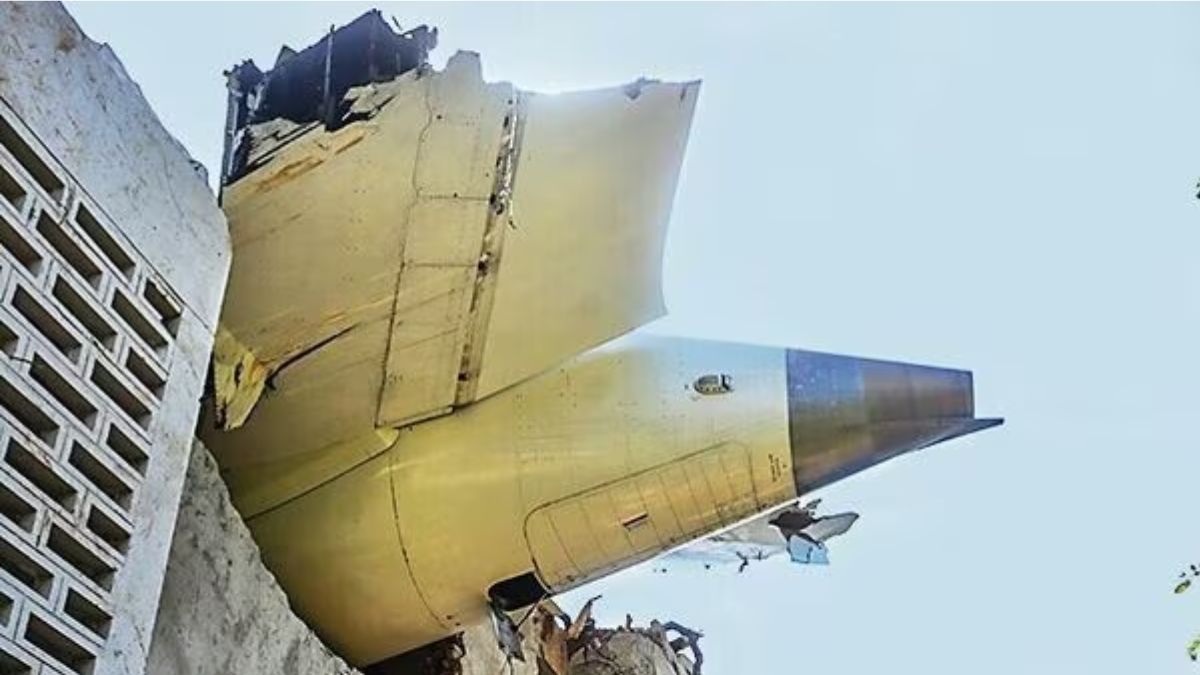 Military Plane Accident in India: Authorities Assess Damage and Casualties