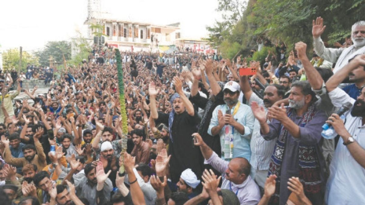 Pakistani Kashmir Crisis Deepens as Fatal Protests Leave Over 20 Dead