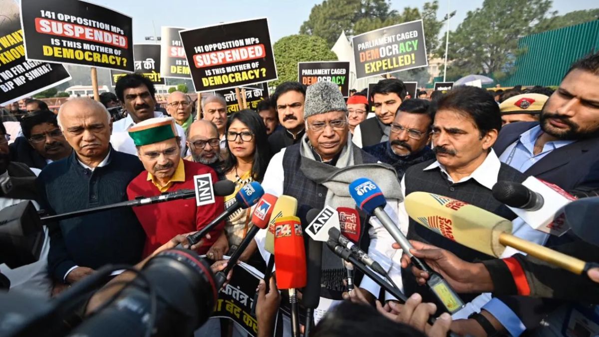 Baton Charge on Parliament March Protesters Sparks Political Debate in India