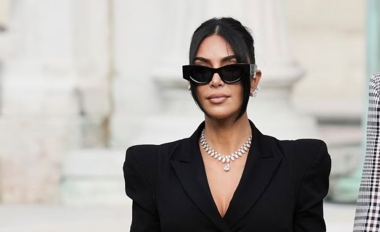 Paris Court Grants Kim Kardashian €1 Compensation for 2016 Robbery